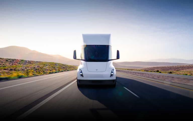 El esperado Tesla Semi se prepara para su llegada definitiva en 2026