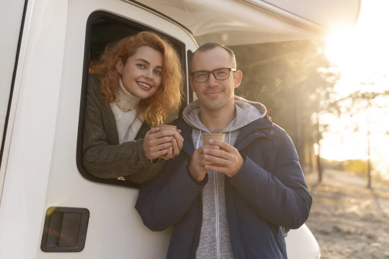 ¿Puede el amor sobrevivir a la carretera? La realidad de las citas cuando se es camionero