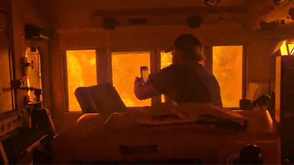 Apocalyptic-Looking Sky in Ontario Goes Viral Amid Wildfires