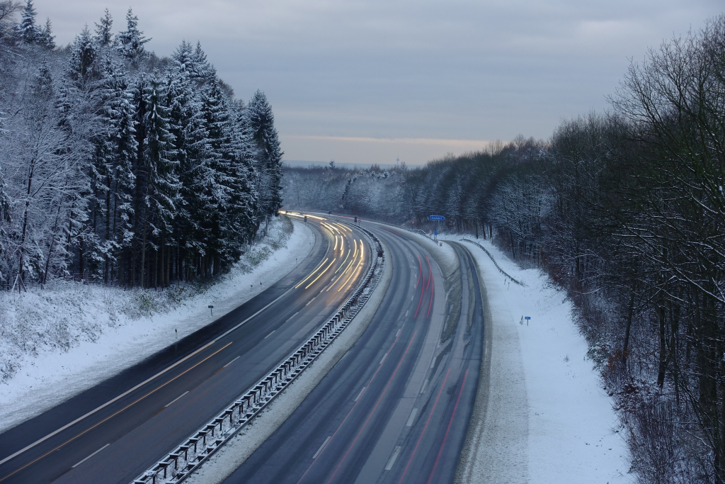 Chains and Winter Driving in Washington: A Guide for Truck Drivers